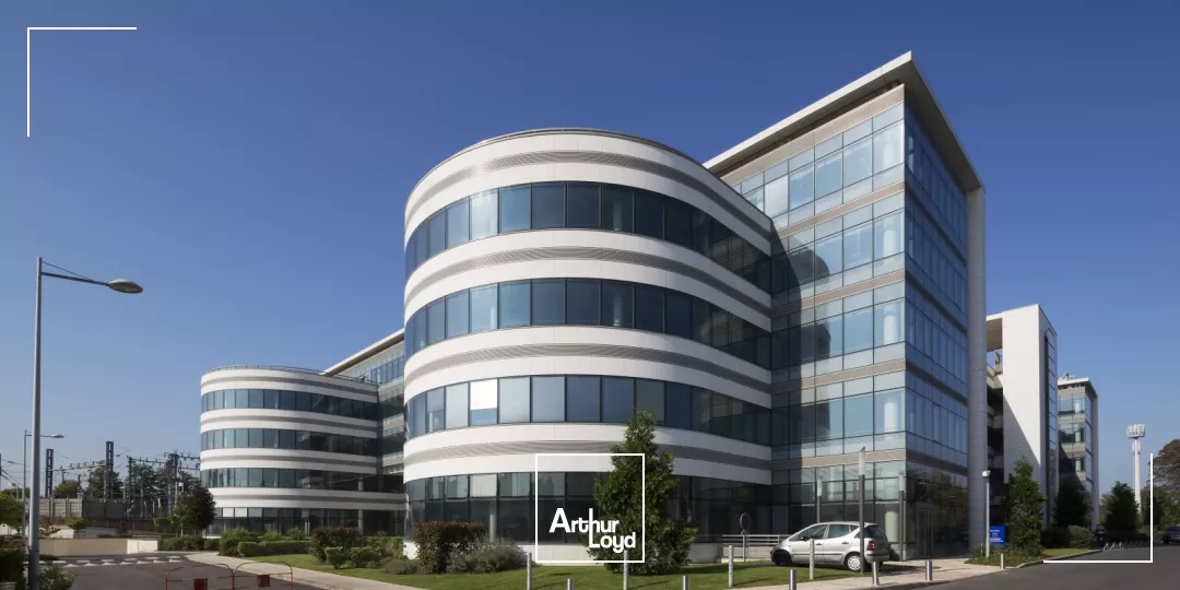 Bureaux neufs en bordure de la Seine, espaces verts et services pour un confort optimal