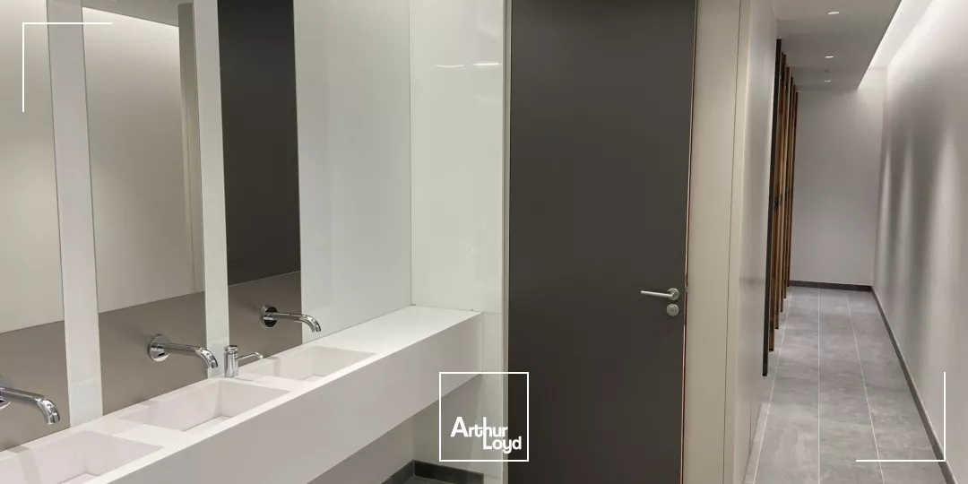 Bureaux à louer à COURBEVOIE LA DEFENSE 92400