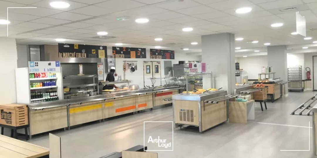 Bureaux lumineux et fonctionnels à proximité du RER A - Accès rapide à la Défense - Nombreux services et parkings