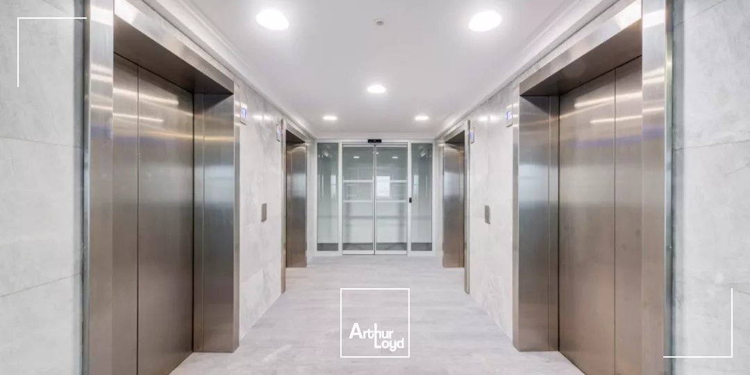 Bureaux à louer à COURBEVOIE LA DEFENSE 92400