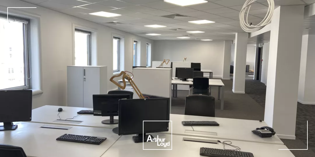 Bureaux à louer à COURBEVOIE LA DEFENSE 92400