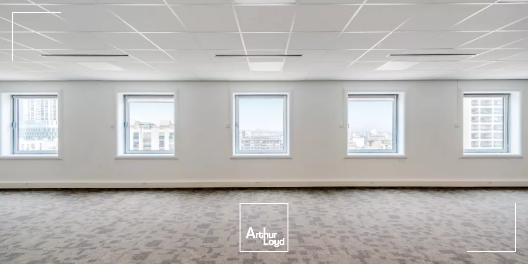 Openspace entièrement rénové au pied de la Défense