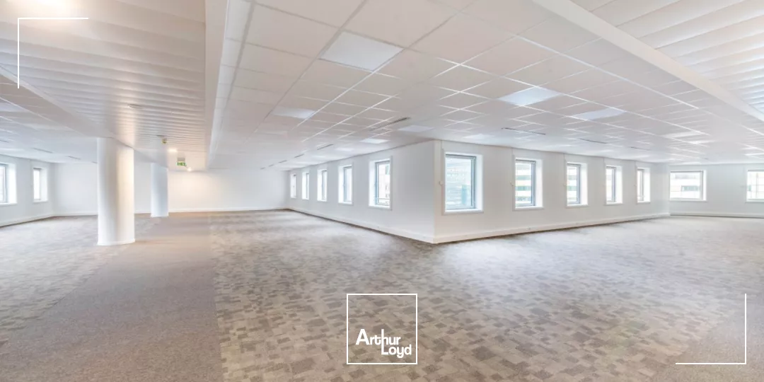 Openspace entièrement rénové au pied de la Défense