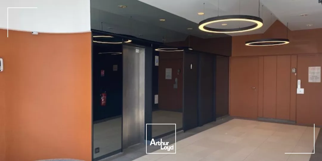 Bureaux rénovés - Proche RER - Parc des Barbanniers
