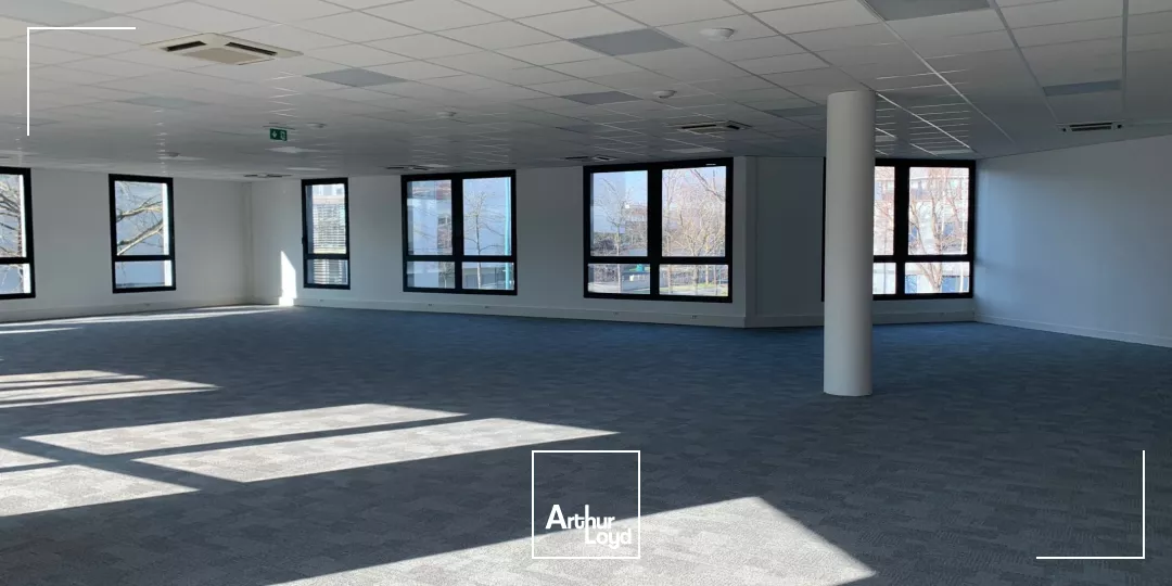 Bureaux rénovés - Proche RER - Parc des Barbanniers
