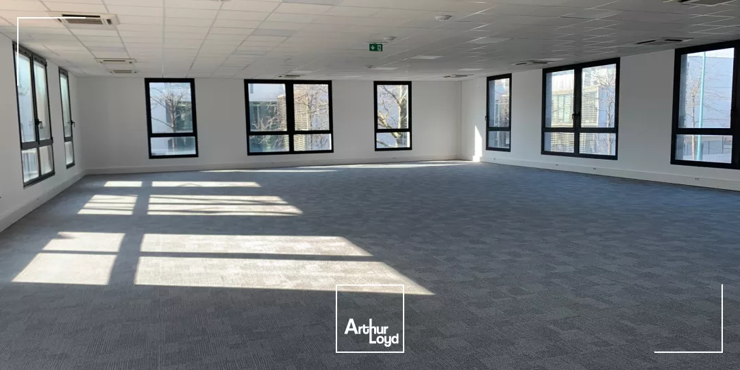 Bureaux rénovés - Proche RER - Parc des Barbanniers