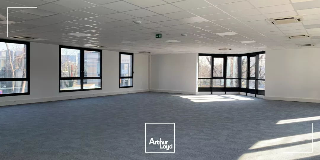 Bureaux rénovés - Proche RER - Parc des Barbanniers