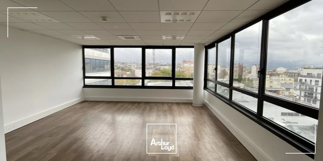 Surfaces de bureaux lumineuses, avec terrasse, aux Champs Pierreux