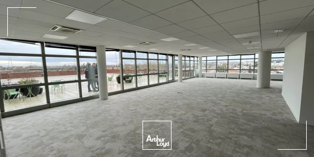 Bureaux lumineux à louer - Nombreux services - Berges de Seine 