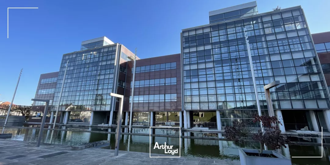 Bureaux lumineux à louer - Nombreux services - Berges de Seine 