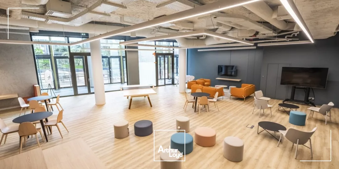 Bureaux rénovés avec jardin, à louer à Colombes