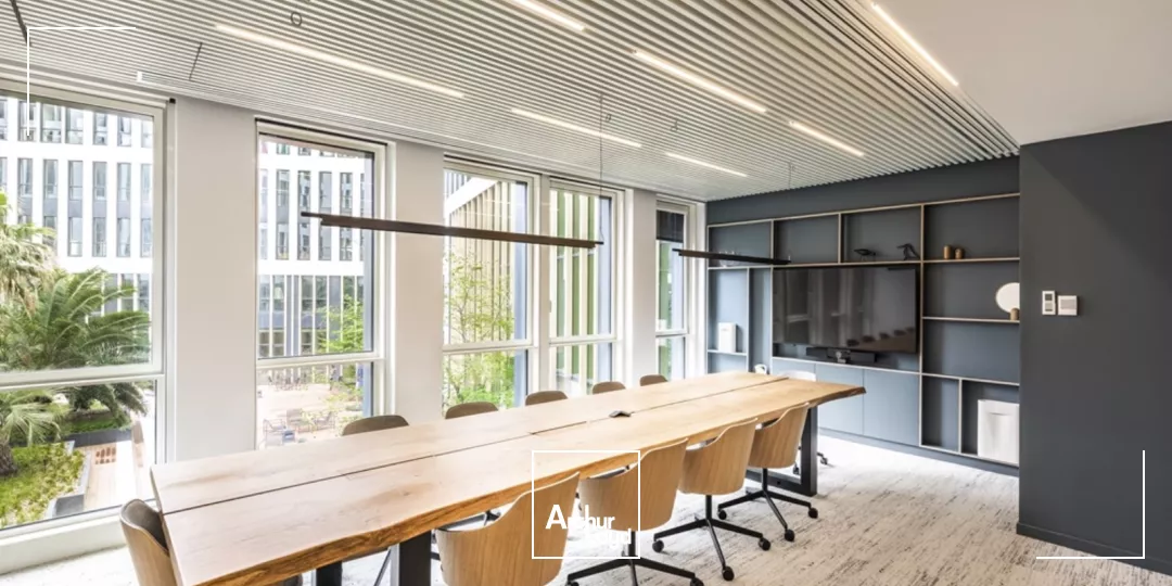 Bureaux rénovés avec jardin, à louer à Colombes