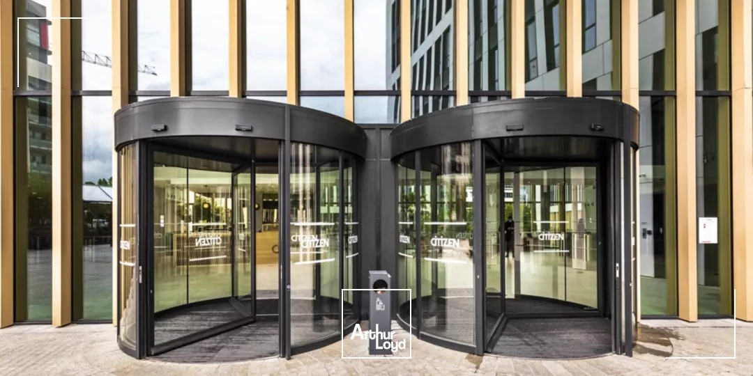Bureaux rénovés avec jardin, à louer à Colombes