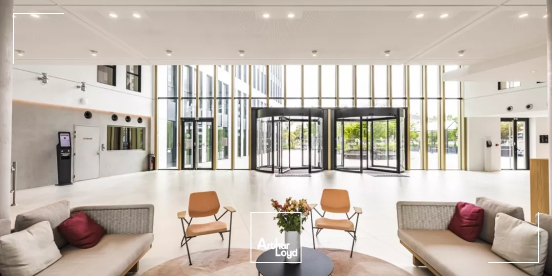 Bureaux rénovés avec jardin, à louer à Colombes