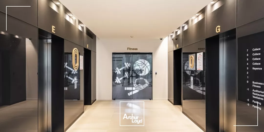 Bureaux rénovés avec jardin, à louer à Colombes