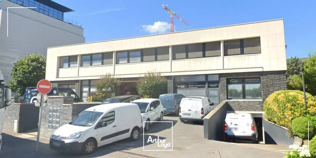 Locaux mixtes équipé d'un monte-charges, opportunité pour une PME, à Nanterre