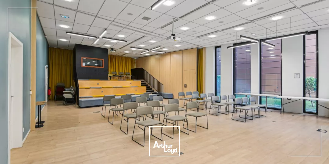 Asnières sur Seine - Vastes plateaux de bureaux ergonomiques et ultra-lumineux à louer - Immeuble serviciel de standing