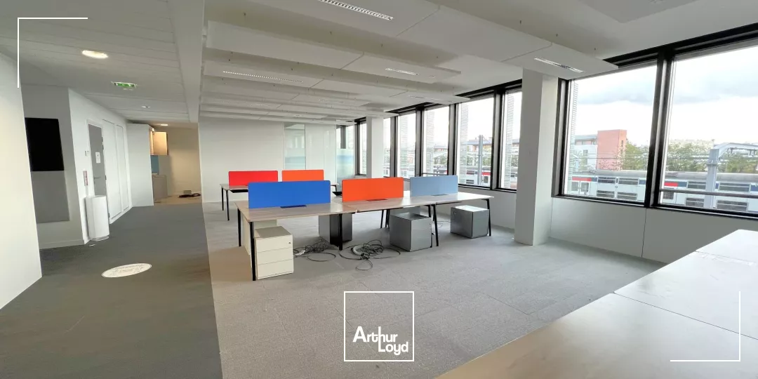 Bureaux labellisés et full services, proche du RER A, à Rueil Malmaison, 