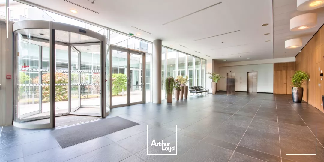 Bureaux à louer à MONTIGNY LE BRETONNEUX 78180