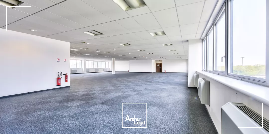 Bureaux à louer à MONTIGNY LE BRETONNEUX 78180