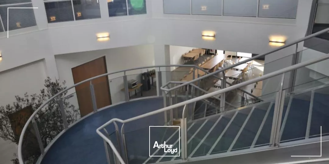 Bureaux à louer à ELANCOURT 78990