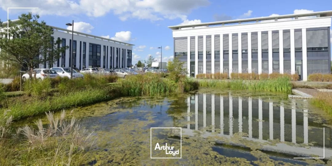 Bureaux à louer à ELANCOURT 78990