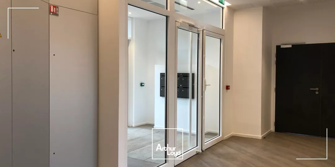 Face au CCR VELIZY 2, Bureaux de qualité