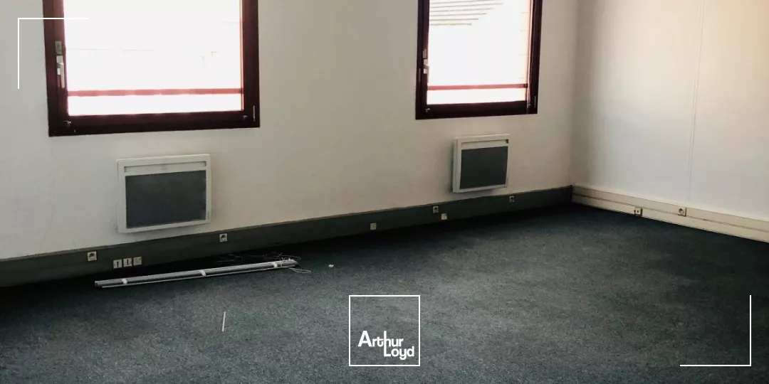 Bureaux à louer à MONTIGNY LE BRETONNEUX 78180