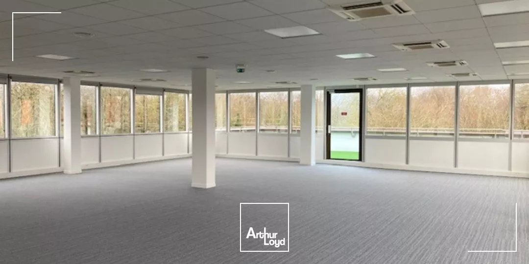 Bureaux à louer à MEUDON LA FORET 92360