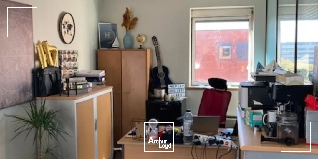 Bureaux à vendre à MEUDON LA FORET 92360