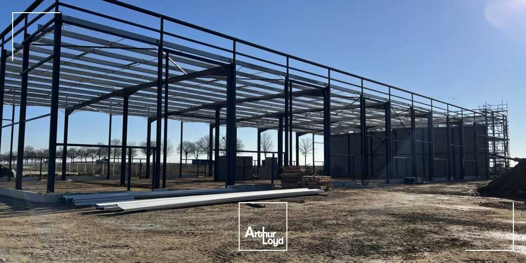 Locaux d'activités neufs modulables - Cellules 370 et 298 m² - Le Mesnil Amelot, accès A1, A104, RER B Roissy