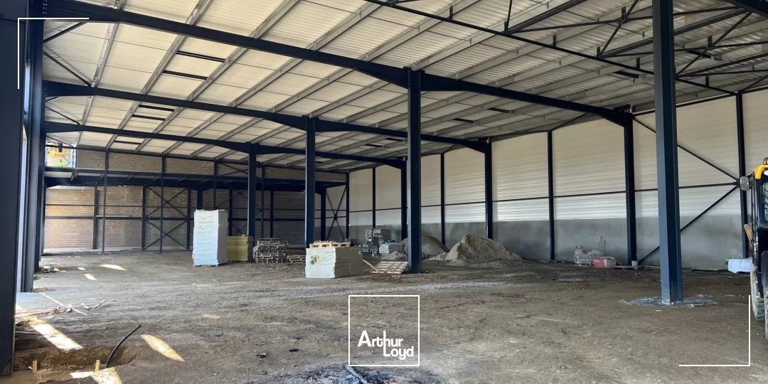 Locaux d'activités neufs modulables - Cellules 370 et 298 m² - Le Mesnil Amelot, accès A1, A104, RER B Roissy
