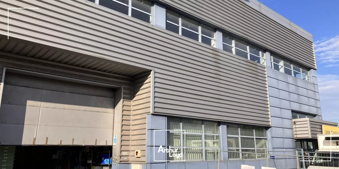 Complexe d'activités URBAPARC - 4 519 m² divisibles à louer - Gateway Paris Nord - Autoroute A86 - Métro