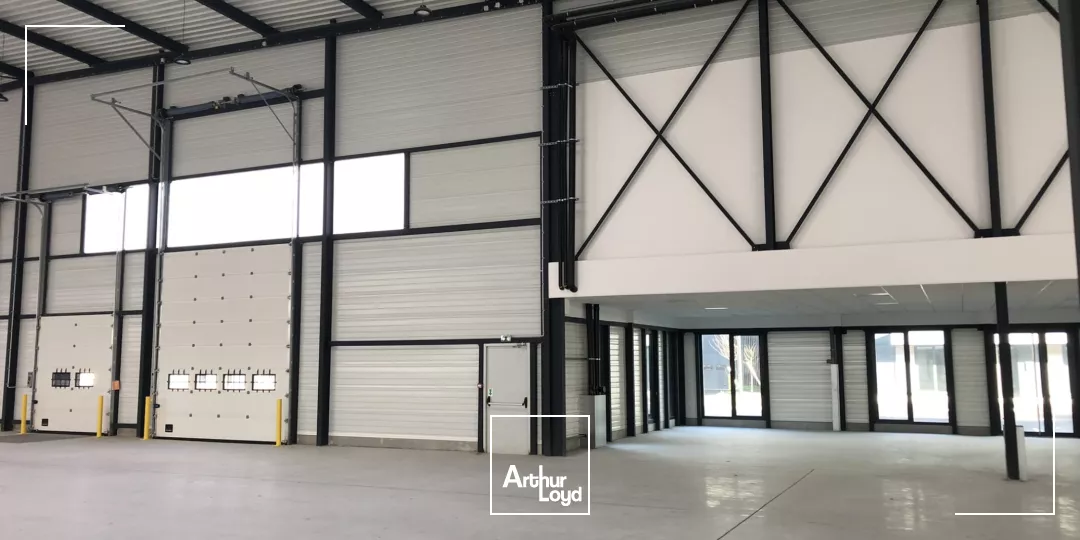 Locaux d'activité et de distribution/stockage à louer - surfaces de 1 251 à 8 319 m² - Le Bourget (93)