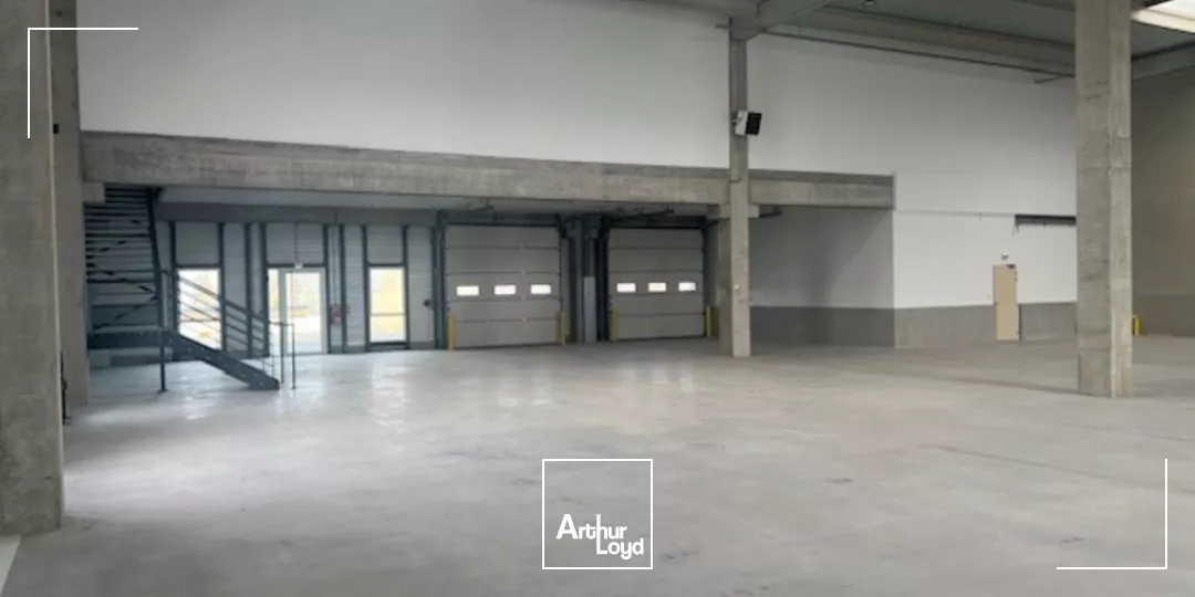 Locaux d'activité à louer à ELANCOURT 78990