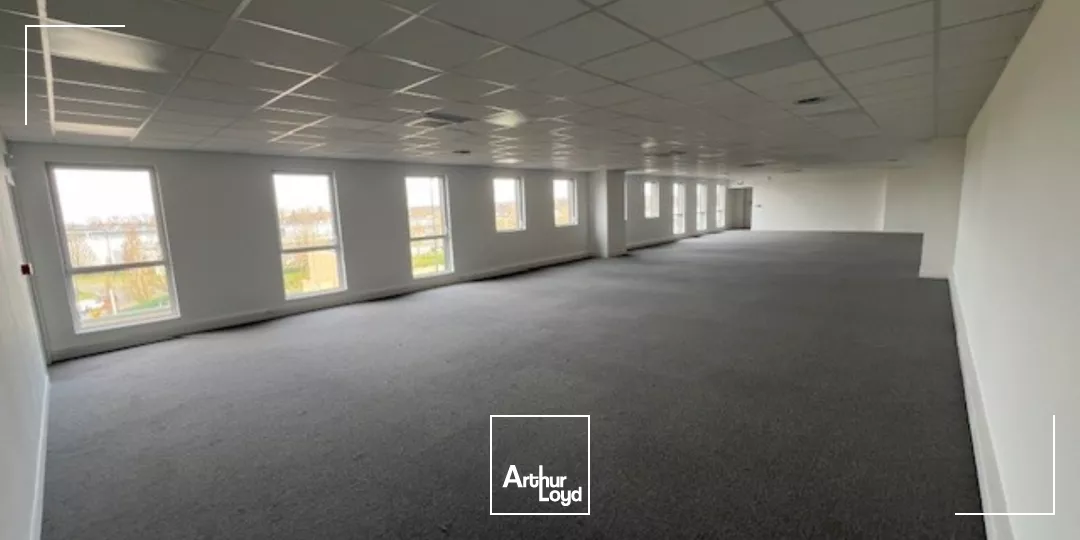 Locaux d'activité à louer à ELANCOURT 78990