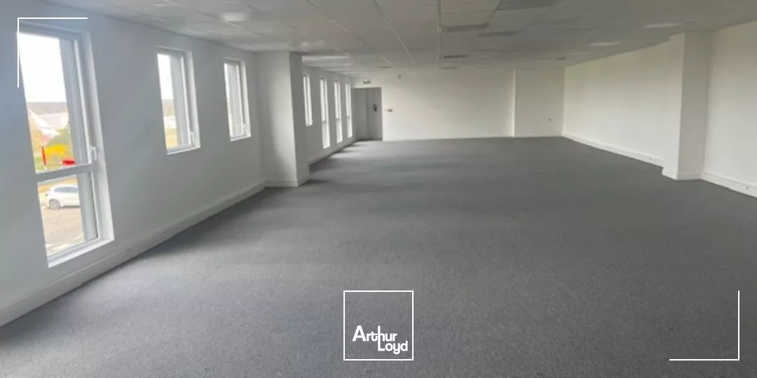 Locaux d'activité à louer à ELANCOURT 78990