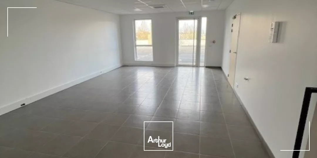 Locaux d'activité à louer à ELANCOURT 78990