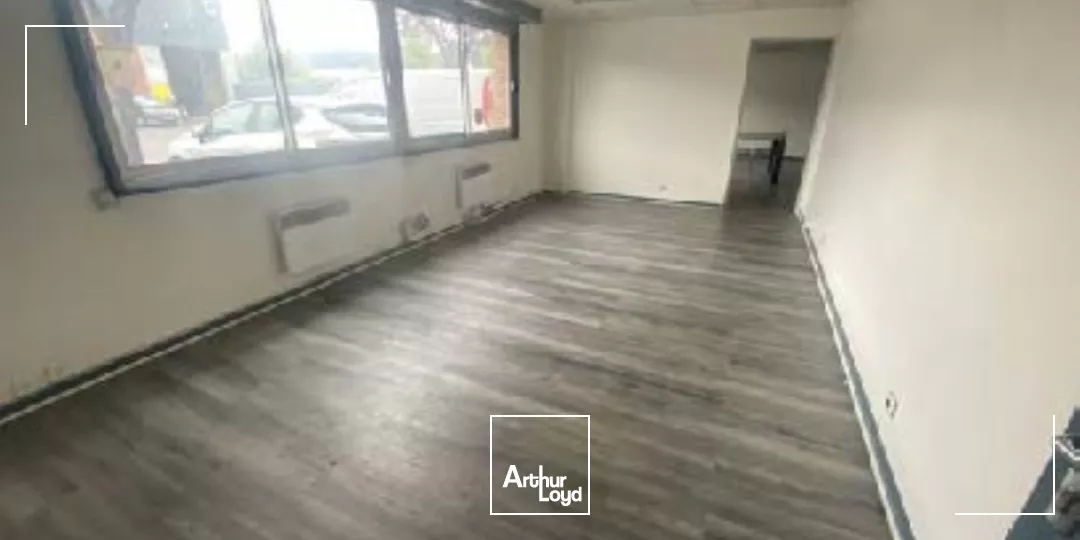 Locaux d'activités divisibles à louer 918 m² au Bourget - accès A1, RER B & CDG, adaptés poids lourds