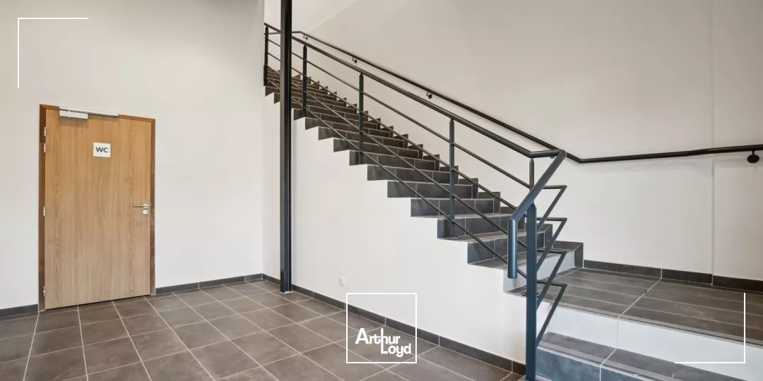 Locaux d'activités à louer à Roissy - Parc certifié BREEAM Very Good face au Golf de Roissy et proche Roissy CdG, surfaces dès 383 m²