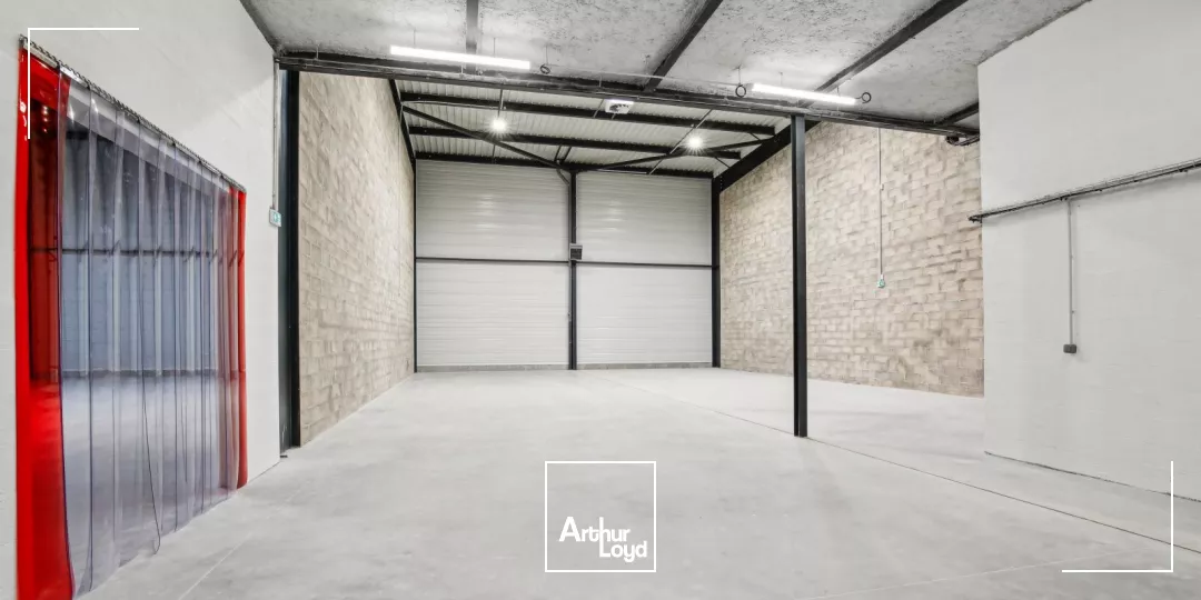 Locaux d'activités à louer à Roissy - Parc certifié BREEAM Very Good face au Golf de Roissy et proche Roissy CdG, surfaces dès 383 m²