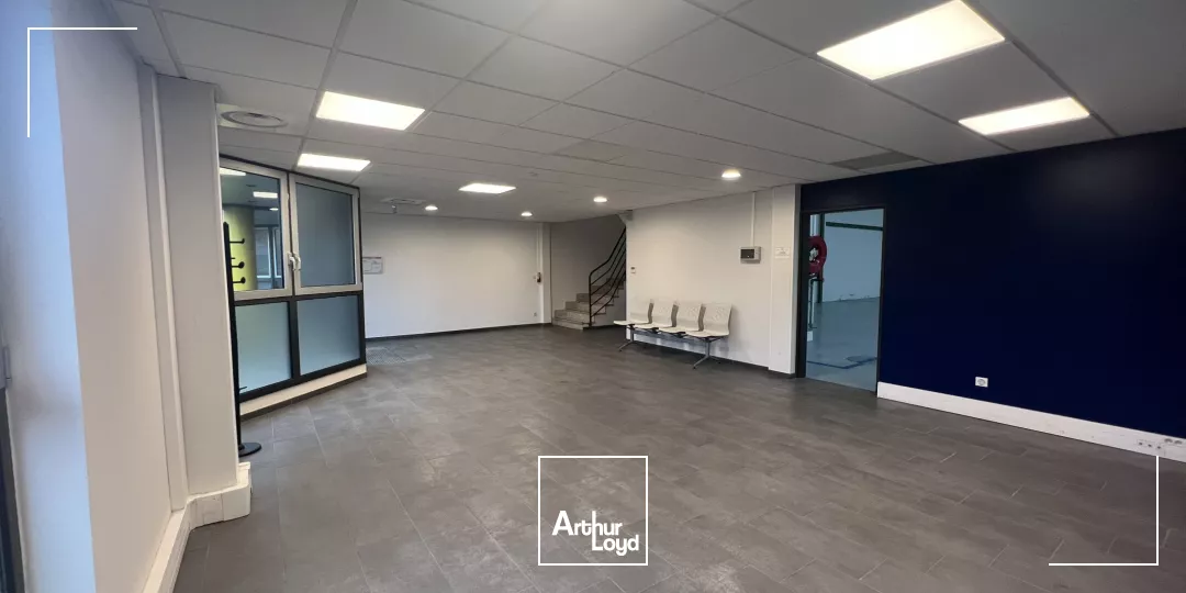 Location locaux d'activité et bureaux modulables - Surface de 4174 m2 divisibles à partir de 760 m2 - Le Mesnil Amelot, proche Paris CDG