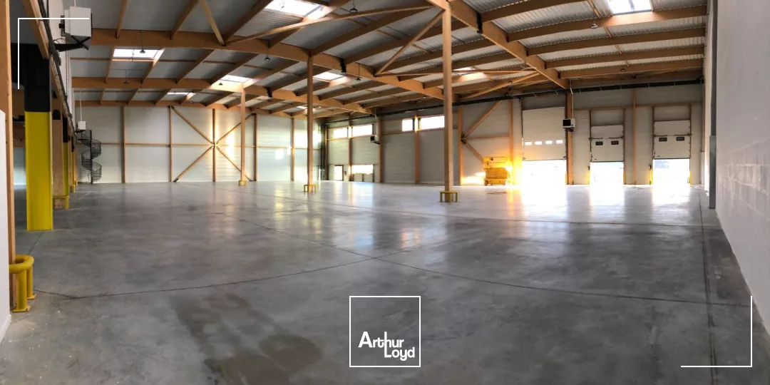 À louer - Locaux d'activité à quai dernière génération dès 2 314 m² - Louvres / Accès CDG et Francilienne