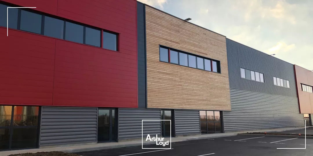 À louer - Locaux d'activité à quai dernière génération dès 2 314 m² - Louvres / Accès CDG et Francilienne