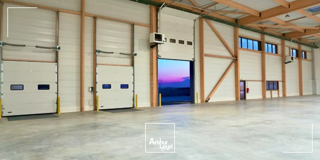 À louer - Locaux d'activité à quai dernière génération dès 2 314 m² - Louvres / Accès CDG et Francilienne