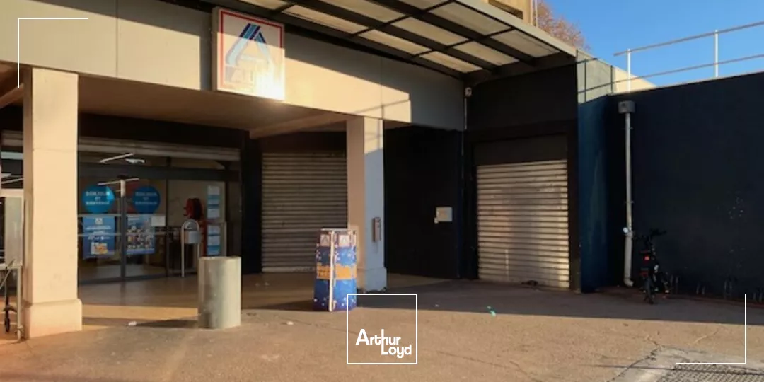 AVIGNON PERIPHERIE local commercial à louer d'environ 270 m2 