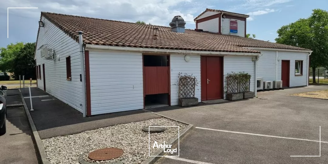 LOCAL AMÉNAGÉ POUR RESTAURATION - LA CRECHE/NIORT 