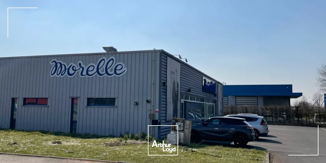 Local commercial 720 m² - Idéal grande surface, showroom ou activité mixte - Dechy