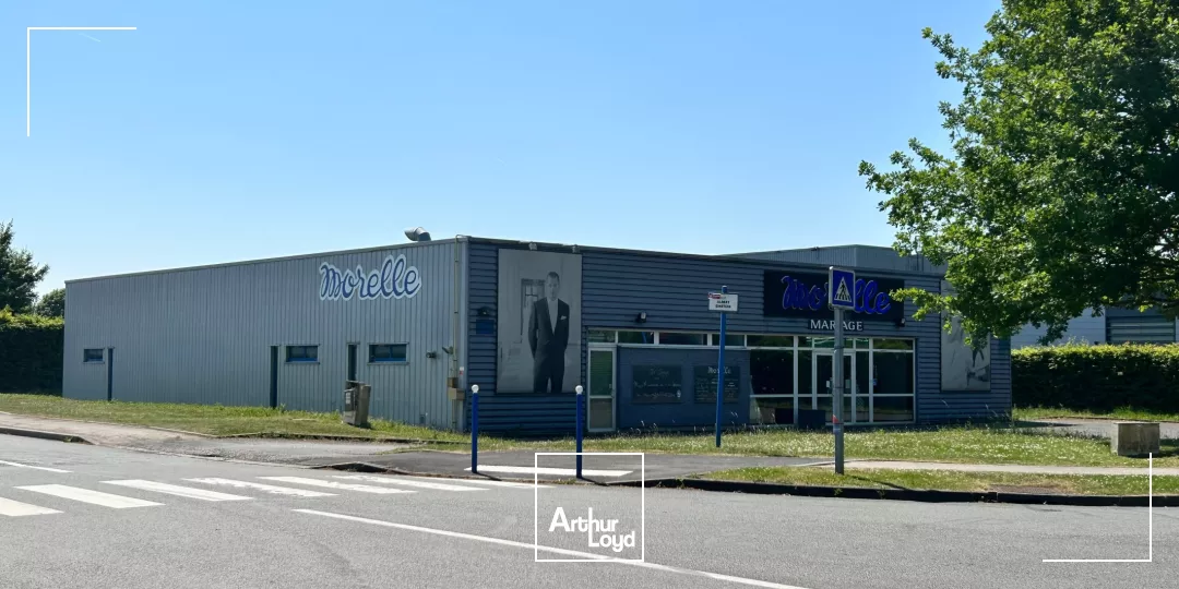 Local commercial 720 m² - Idéal grande surface, showroom ou activité mixte - Dechy