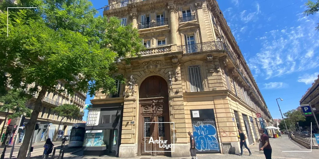 Bureaux rénovés à louer - Rue de la République - 13002 Marseille